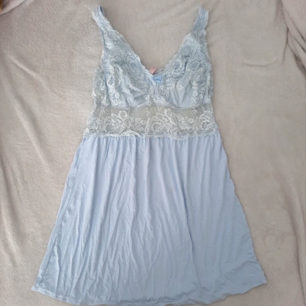 Elegant Lace Trim Nighty